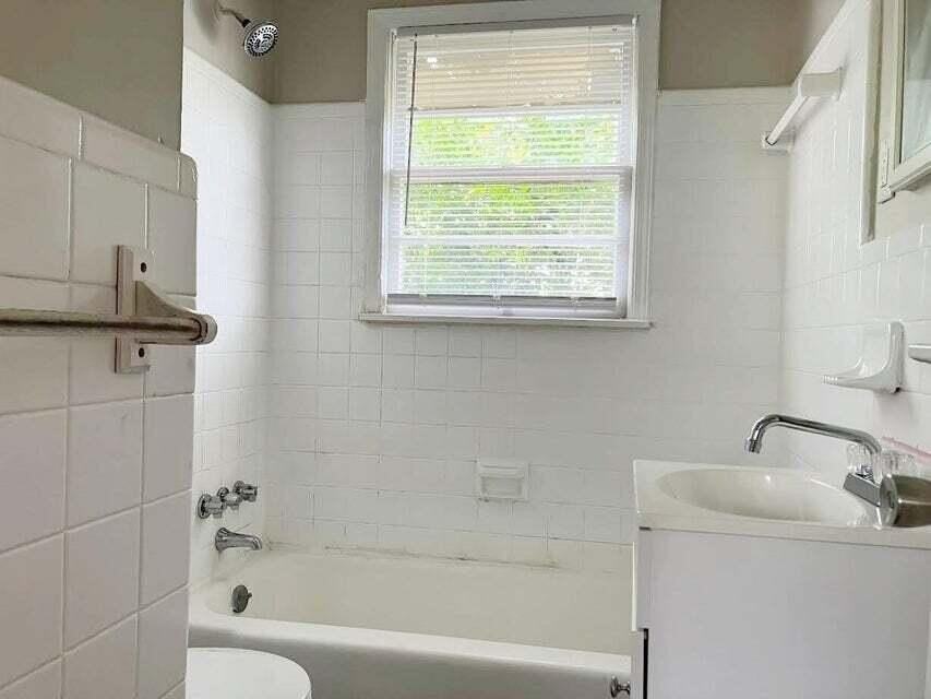 506 Weed St - Photo 4 of 11