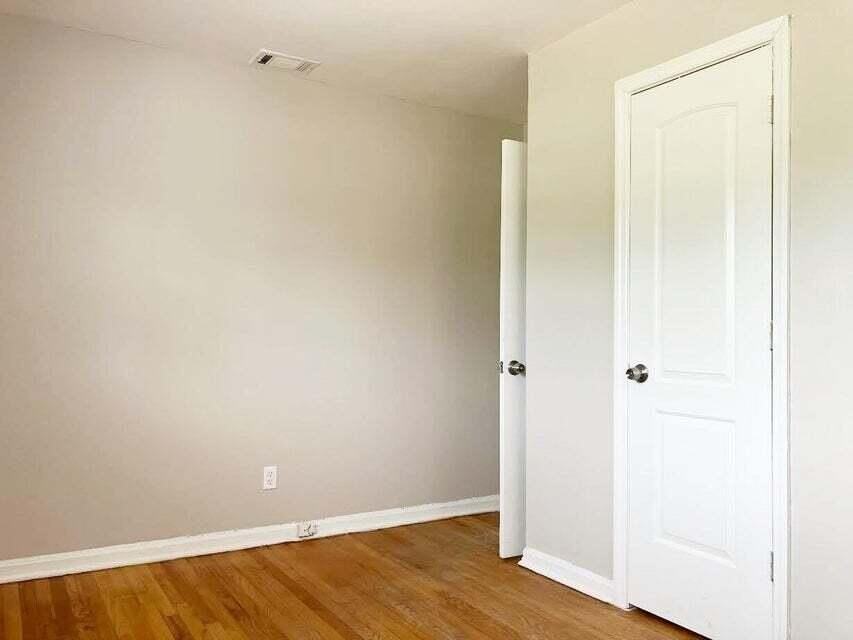 506 Weed St - Photo 5 of 11