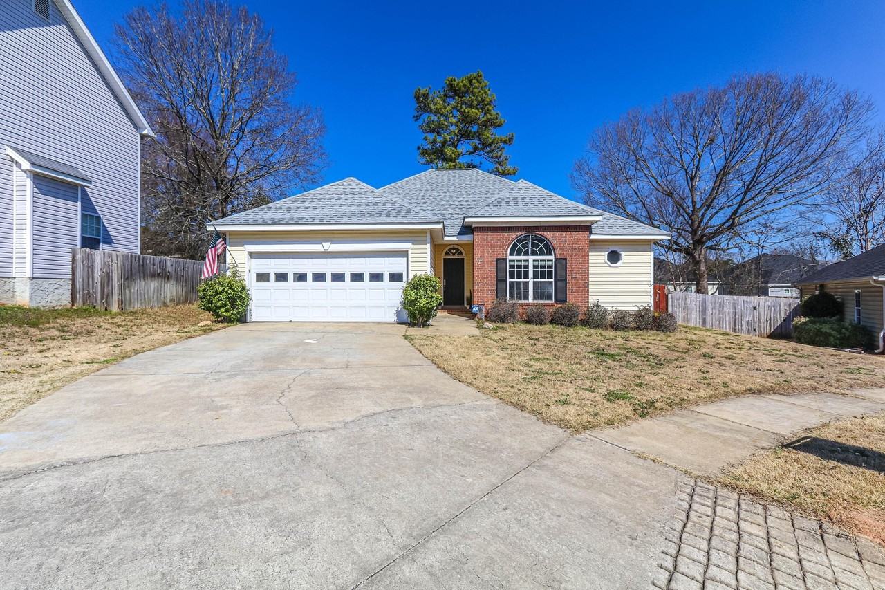 425 Trestle Ln - Photo 2 of 50