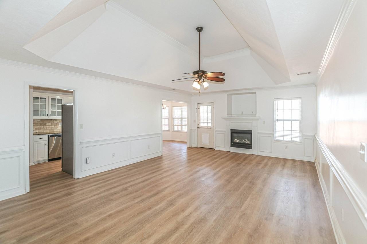 425 Trestle Ln - Photo 5 of 50