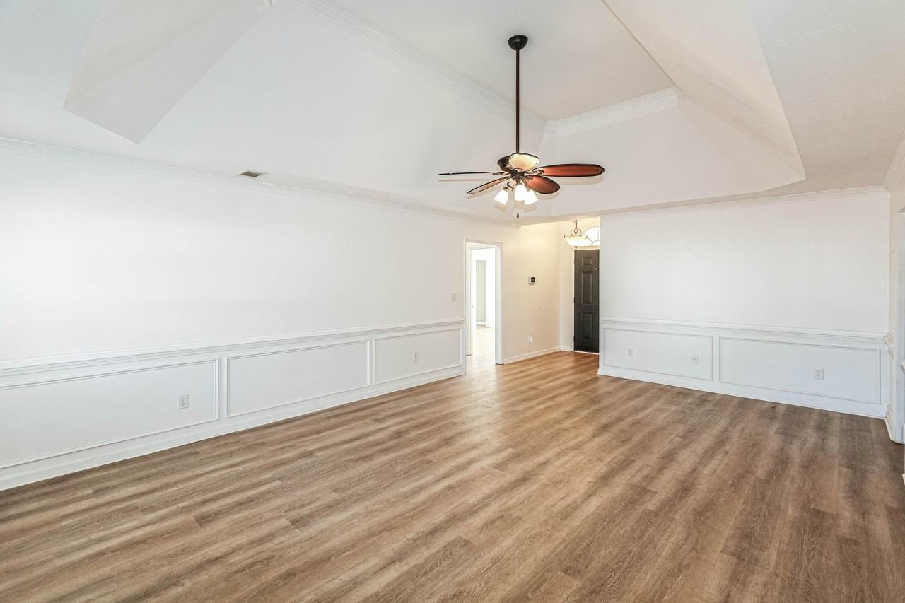 425 Trestle Ln - Photo 7 of 50