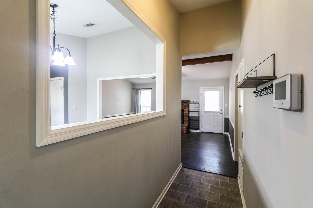 913 N Willowick Dr - Photo 6 of 45