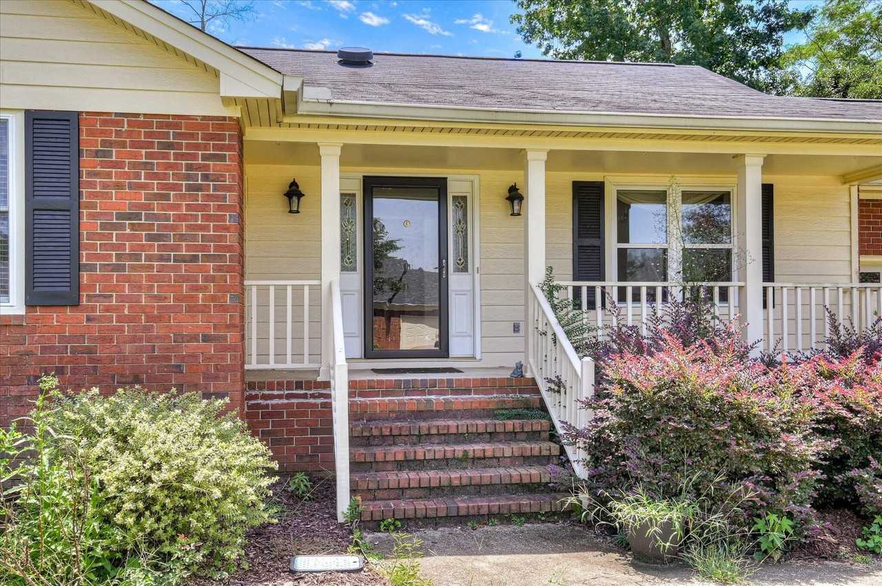 4628 Peavine Ct - Photo 4 of 37