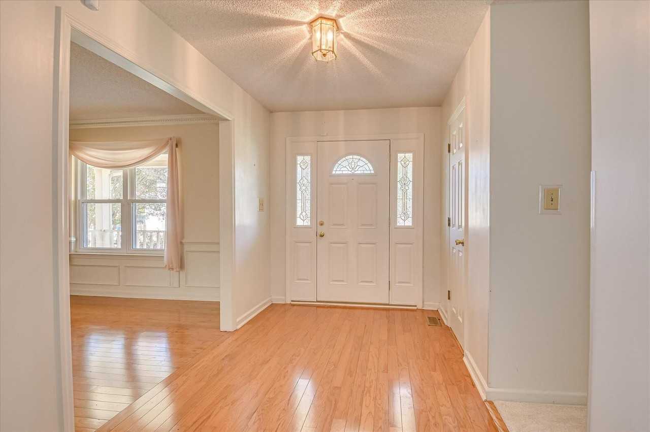 4628 Peavine Ct - Photo 5 of 37