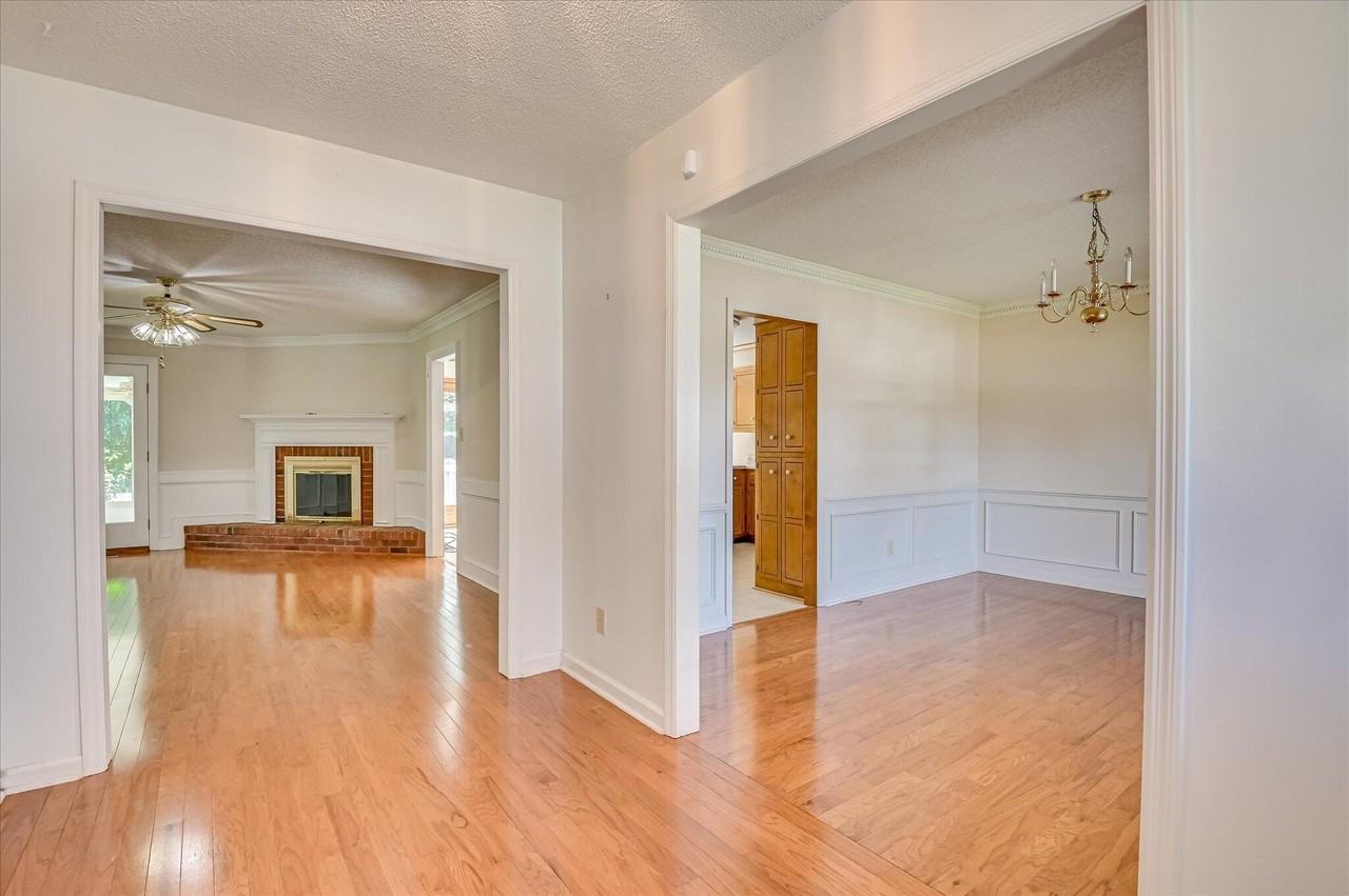 4628 Peavine Ct - Photo 6 of 37