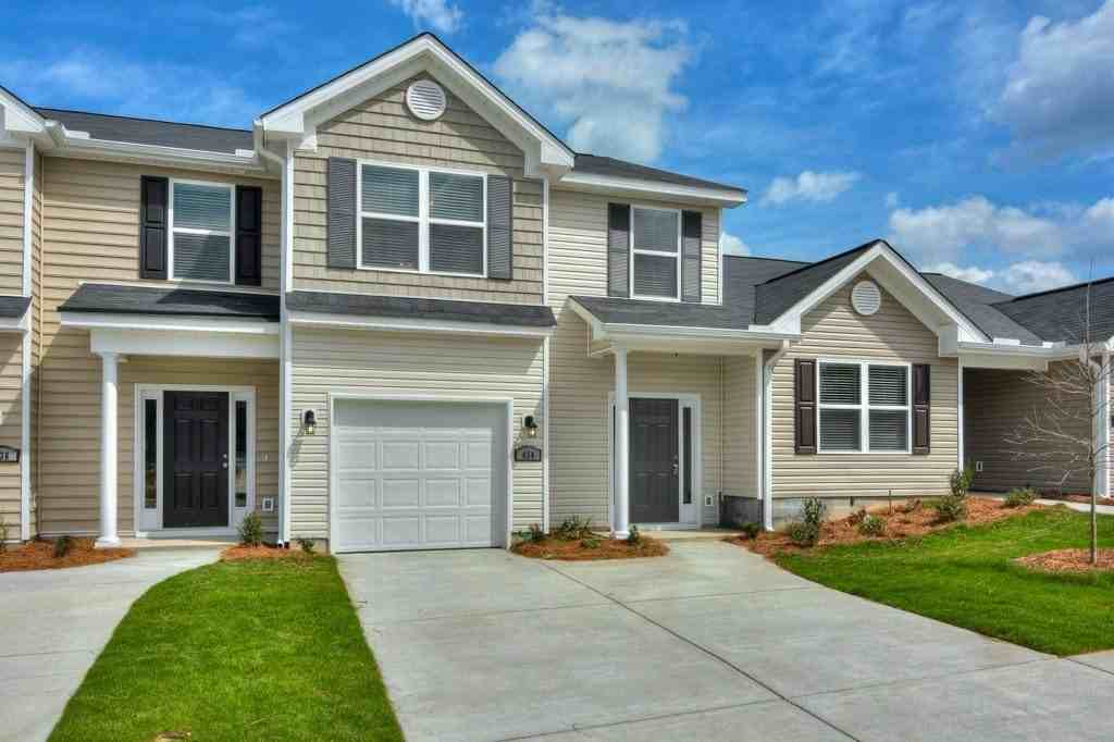 445 Amesbury Dr - Photo 4 of 32