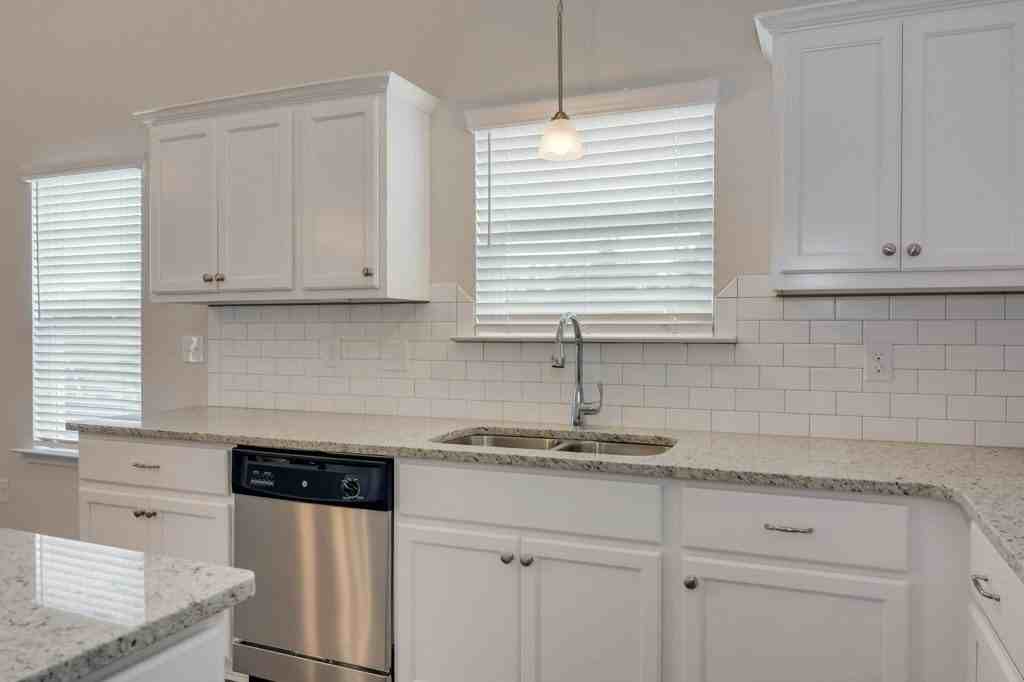 359 Norwich Dr - Photo 7 of 26