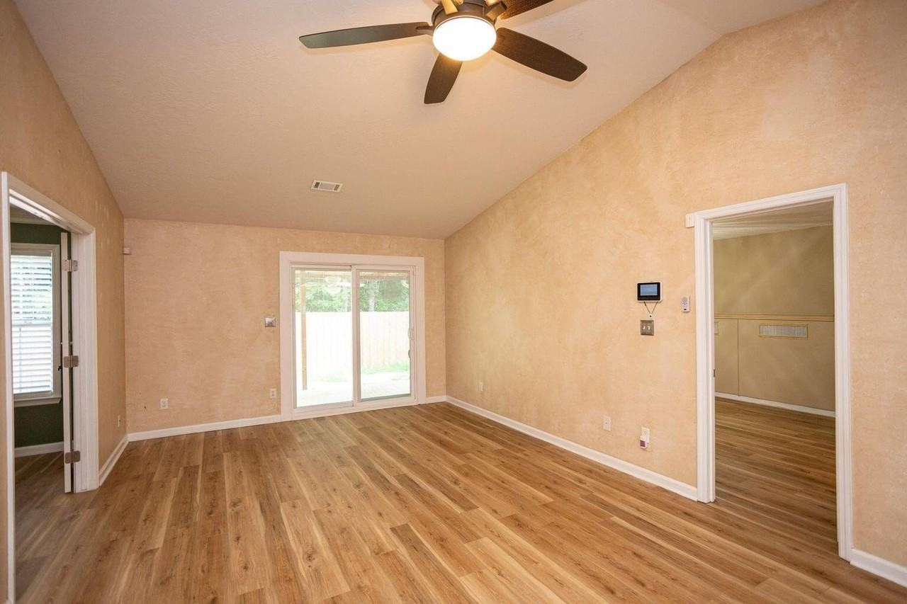 6053 Sanibel Dr - Photo 4 of 30