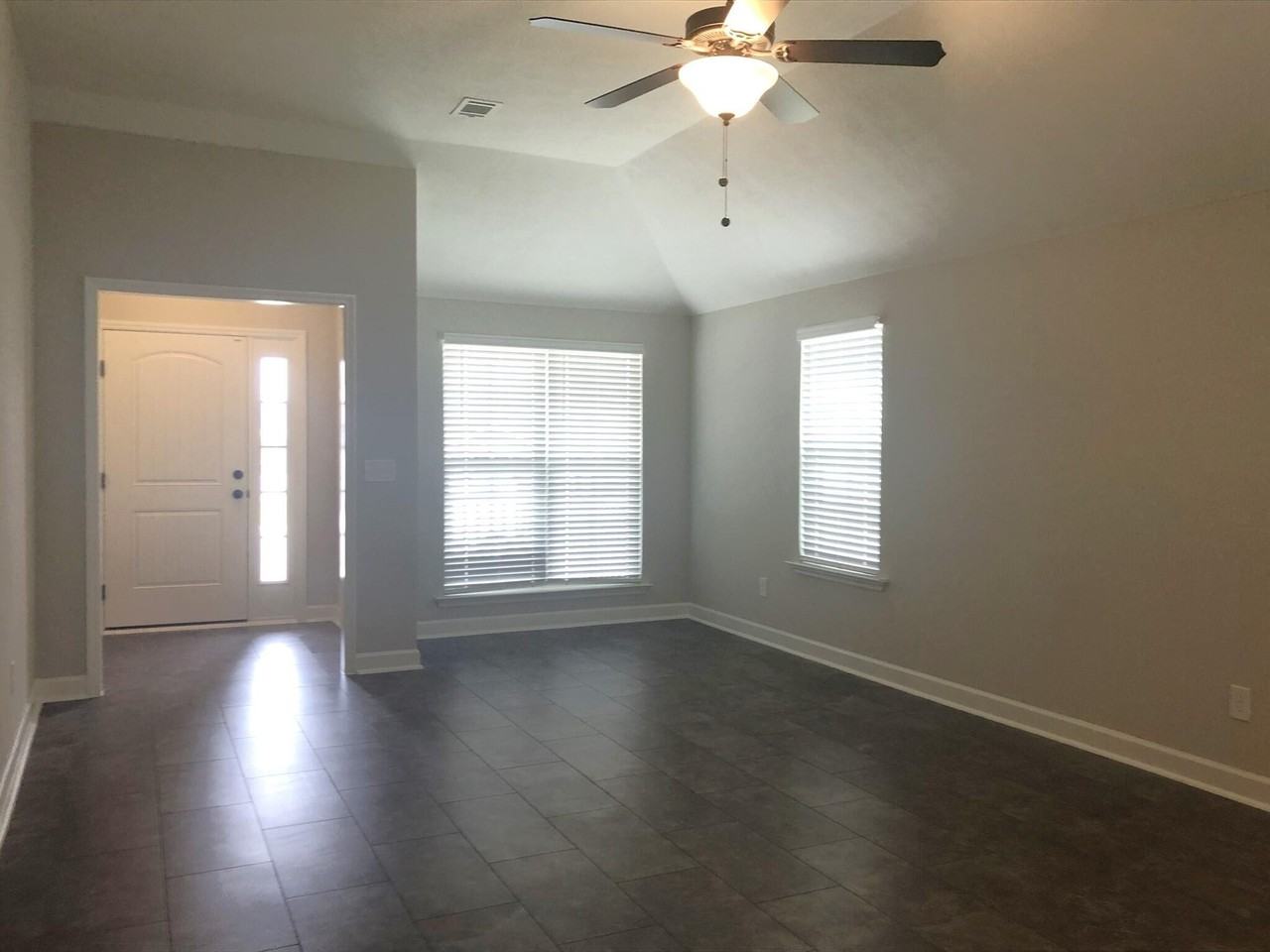 879 Goodale Dr - Photo 5 of 25