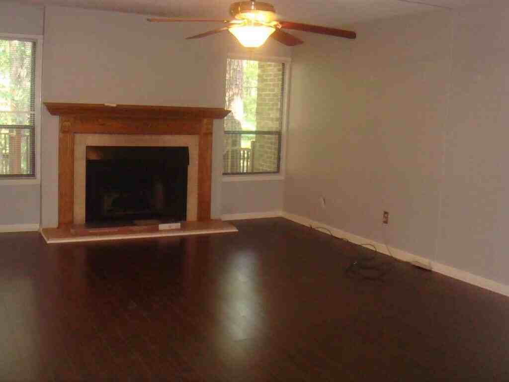 3508 Prestwick Dr - Photo 4 of 14