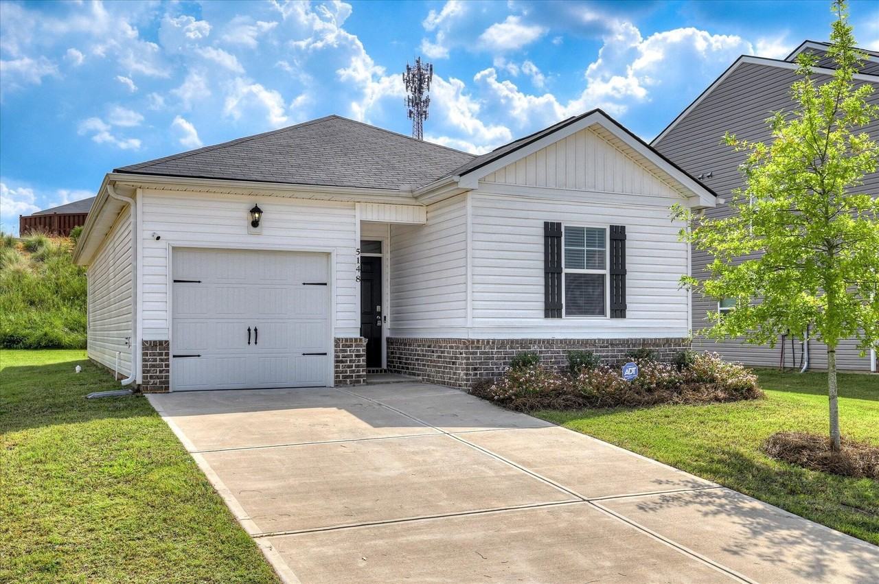 5148 Captain Dr - Photo 2 of 32