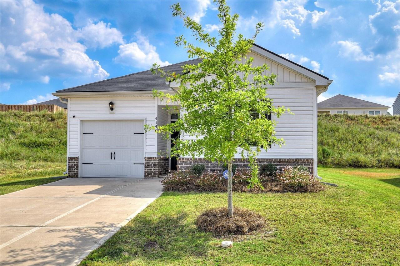 5148 Captain Dr - Photo 3 of 32