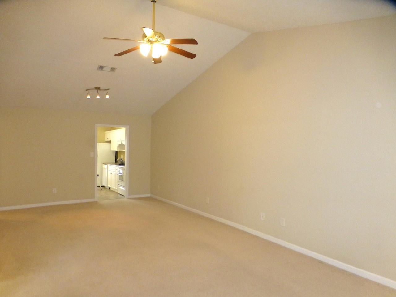 144 Brandimere Dr - Photo 3 of 9