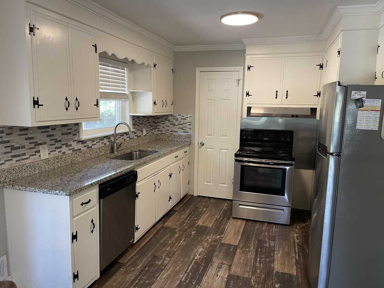 2817 Meadowbrook Dr - Photo 4 of 10