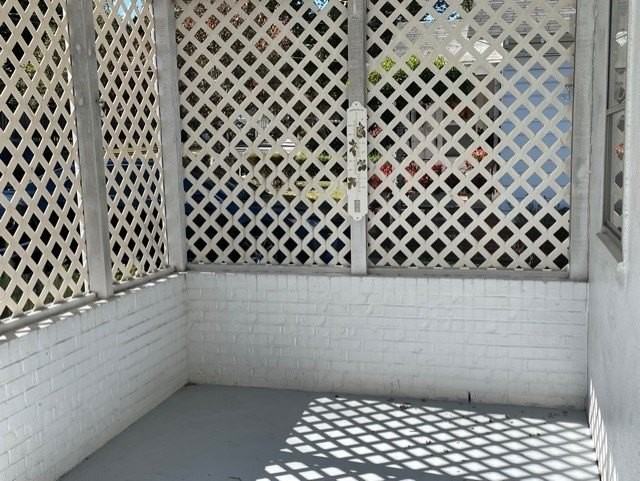 2567 N View Ave - Photo 4 of 14