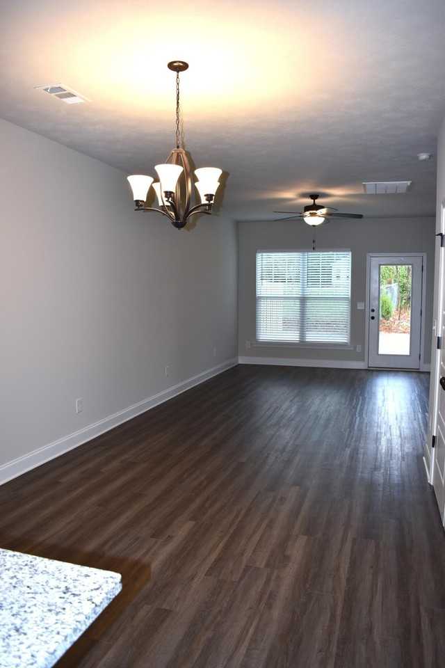 554 Hardy Pt - Photo 6 of 11