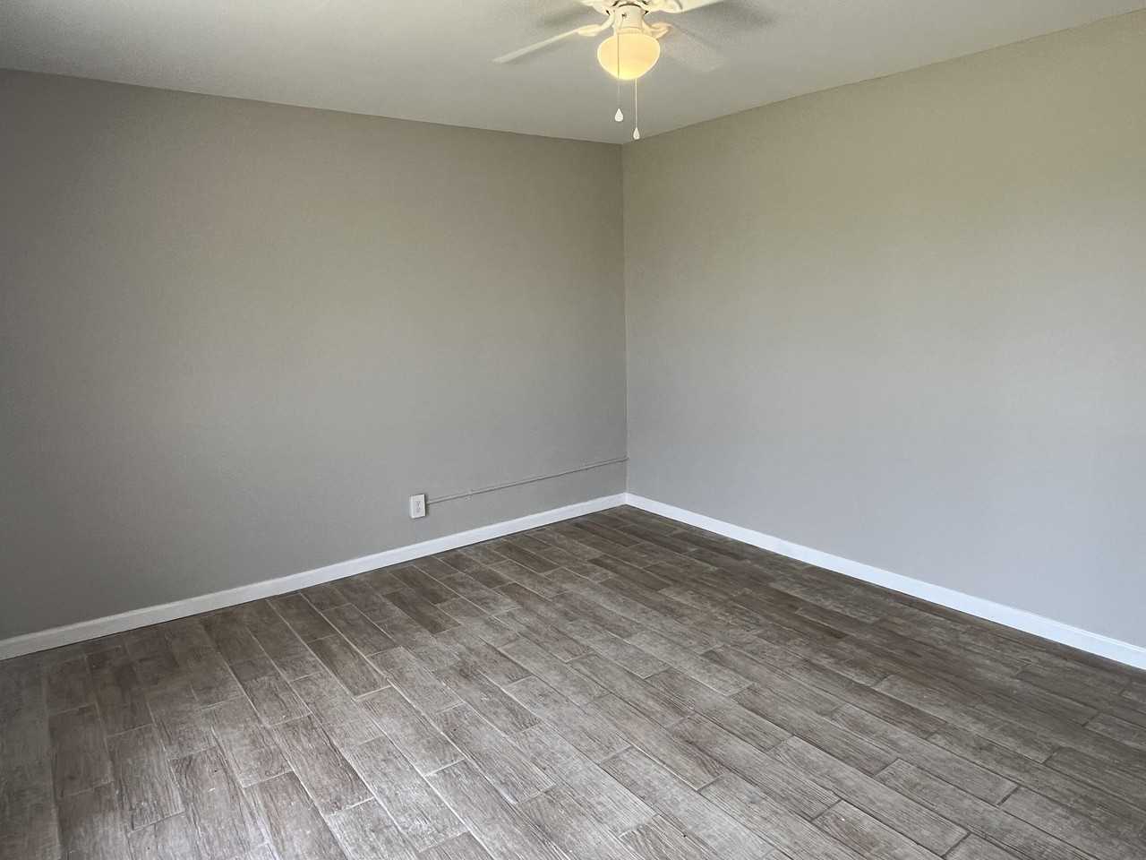 486 Metz Dr - Photo 5 of 17