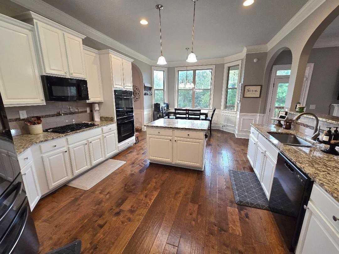 534 Oconee Cir - Photo 7 of 33