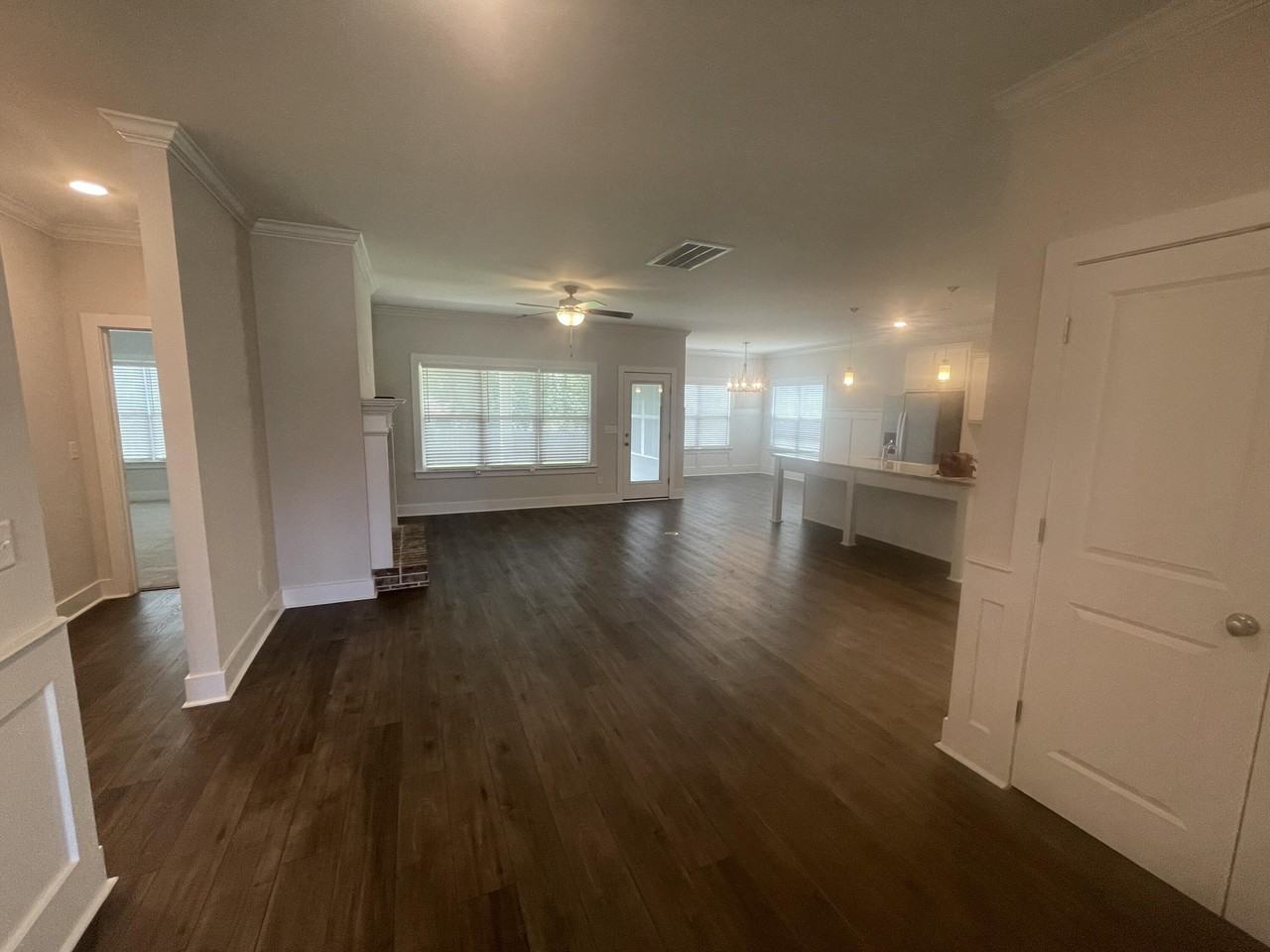 2342 Laurens St - Photo 7 of 35