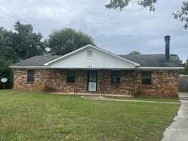 featured image of 706 Cottonwood Ct