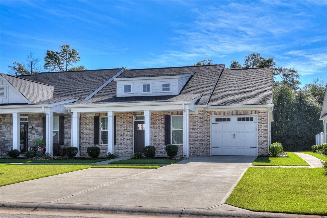 234 Outpost Dr - Photo 2 of 32