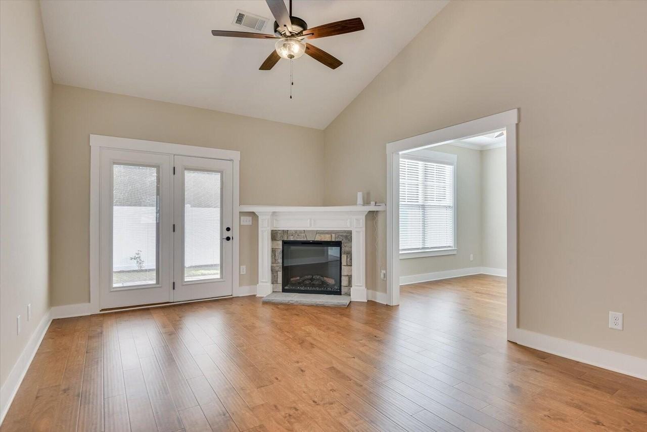 234 Outpost Dr - Photo 7 of 32