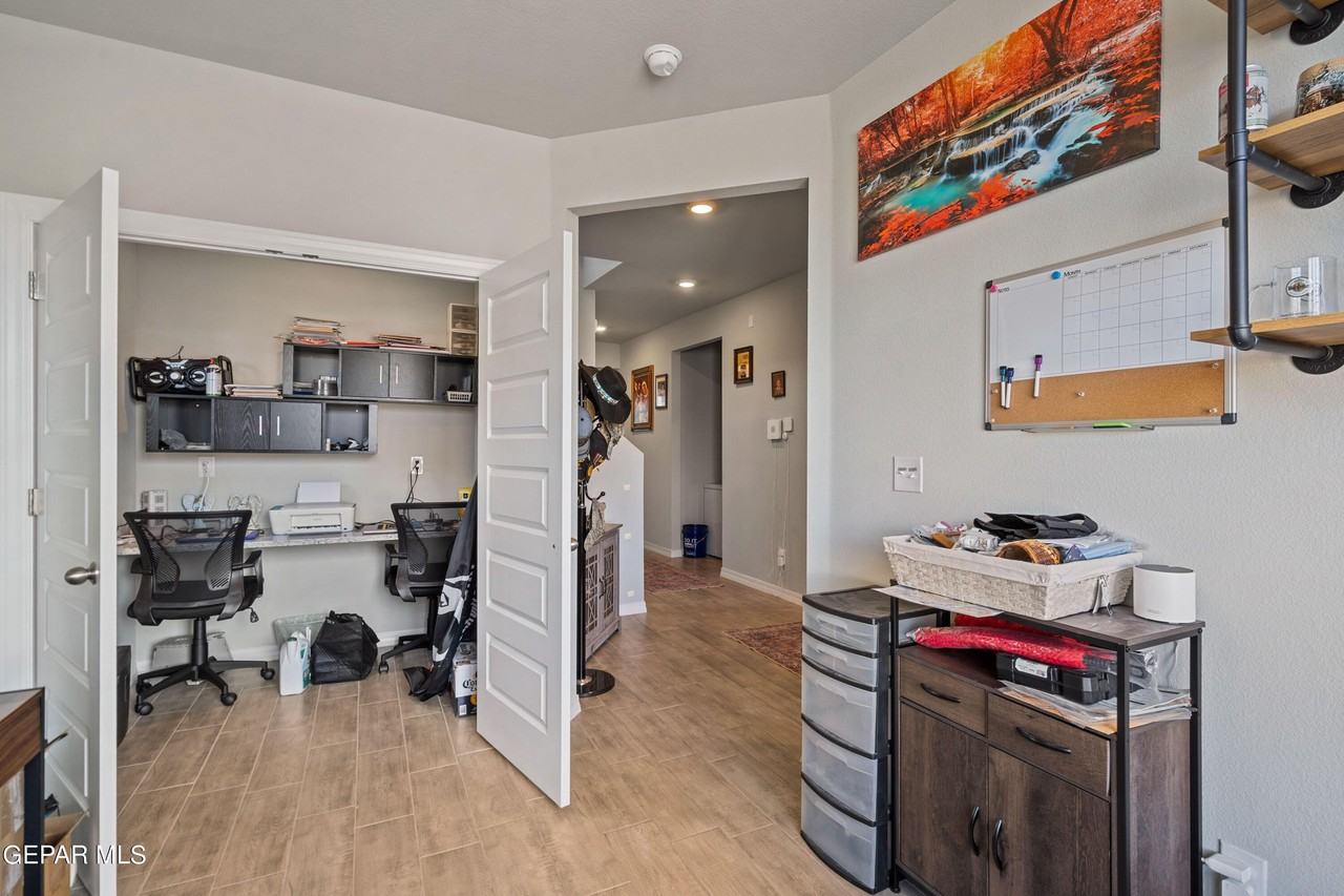 6044 Hidden Passage Ave - Photo 4 of 42