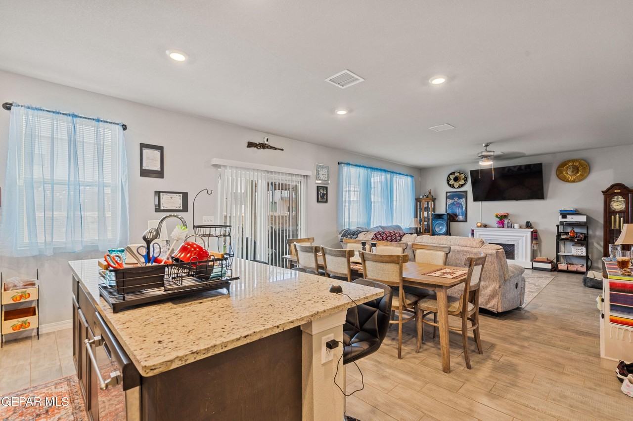 6044 Hidden Passage Ave - Photo 6 of 42