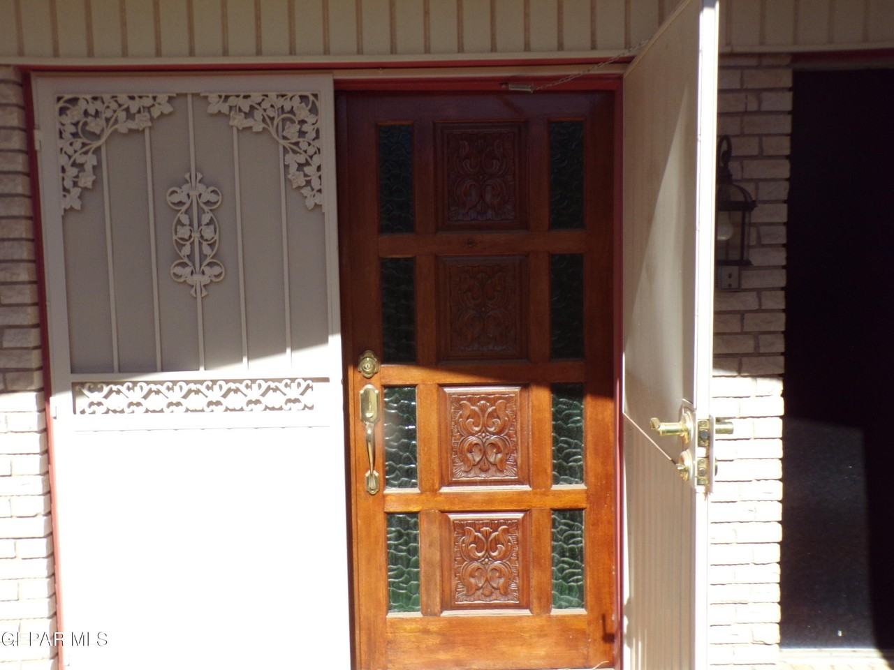 4820 Louisiana St - Photo 3 of 38