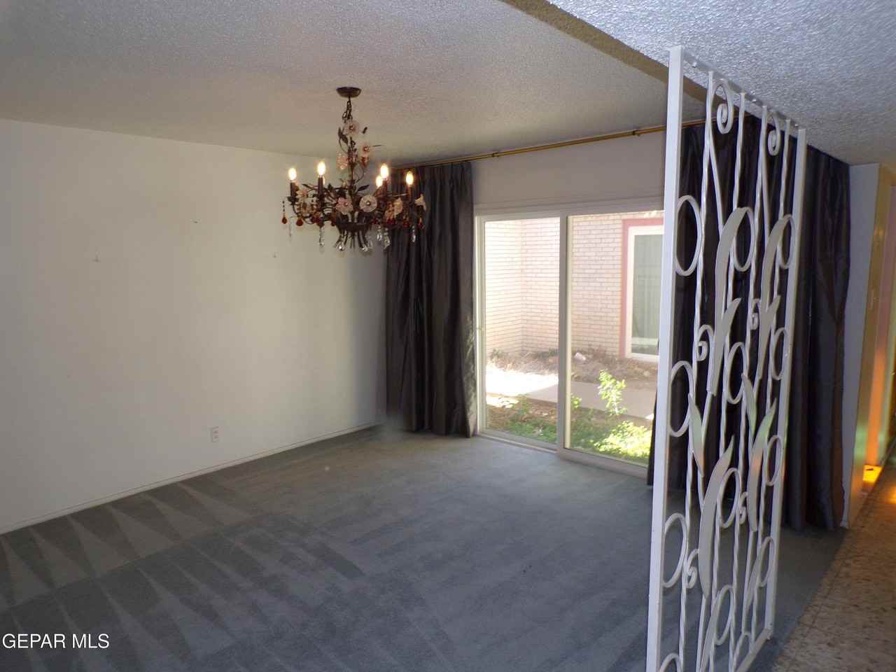 4820 Louisiana St - Photo 7 of 38