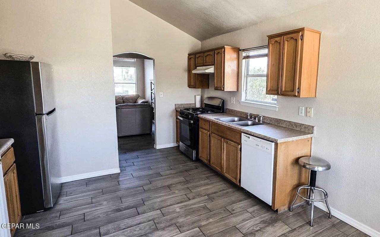 6236 Grace Madriles - Photo 5 of 20