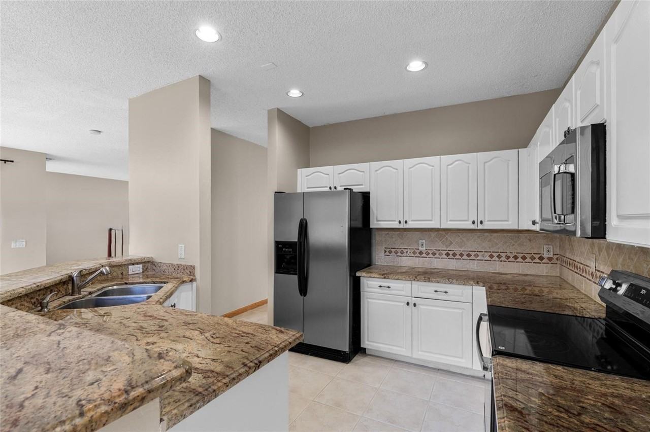 4490 Foxtail Ln - Photo 5 of 8