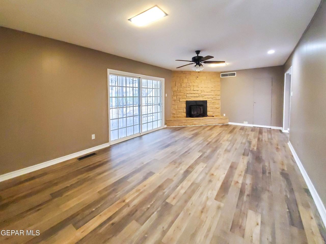 4311 N Stanton St - Photo 3 of 18