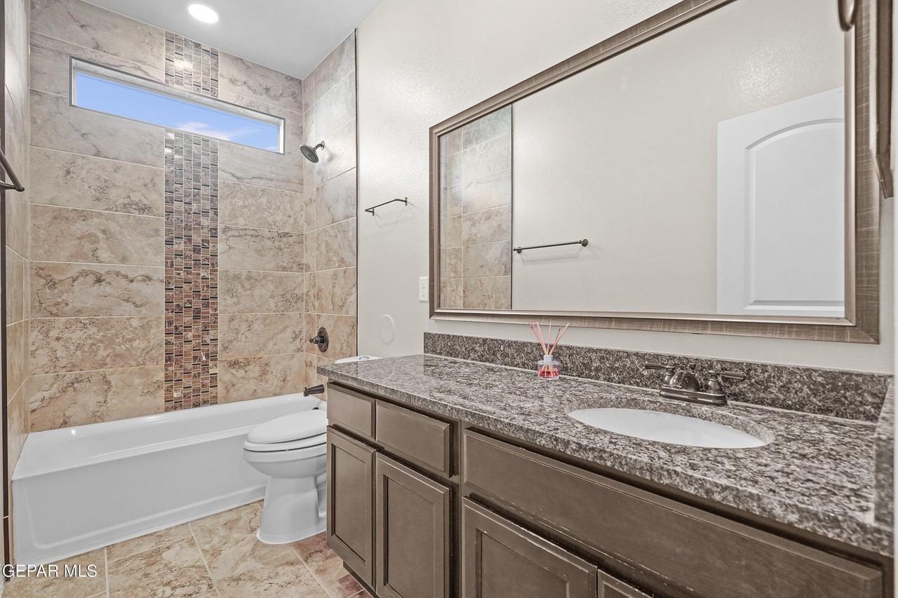 6021 Hidden Clove Court - Photo 6 of 32