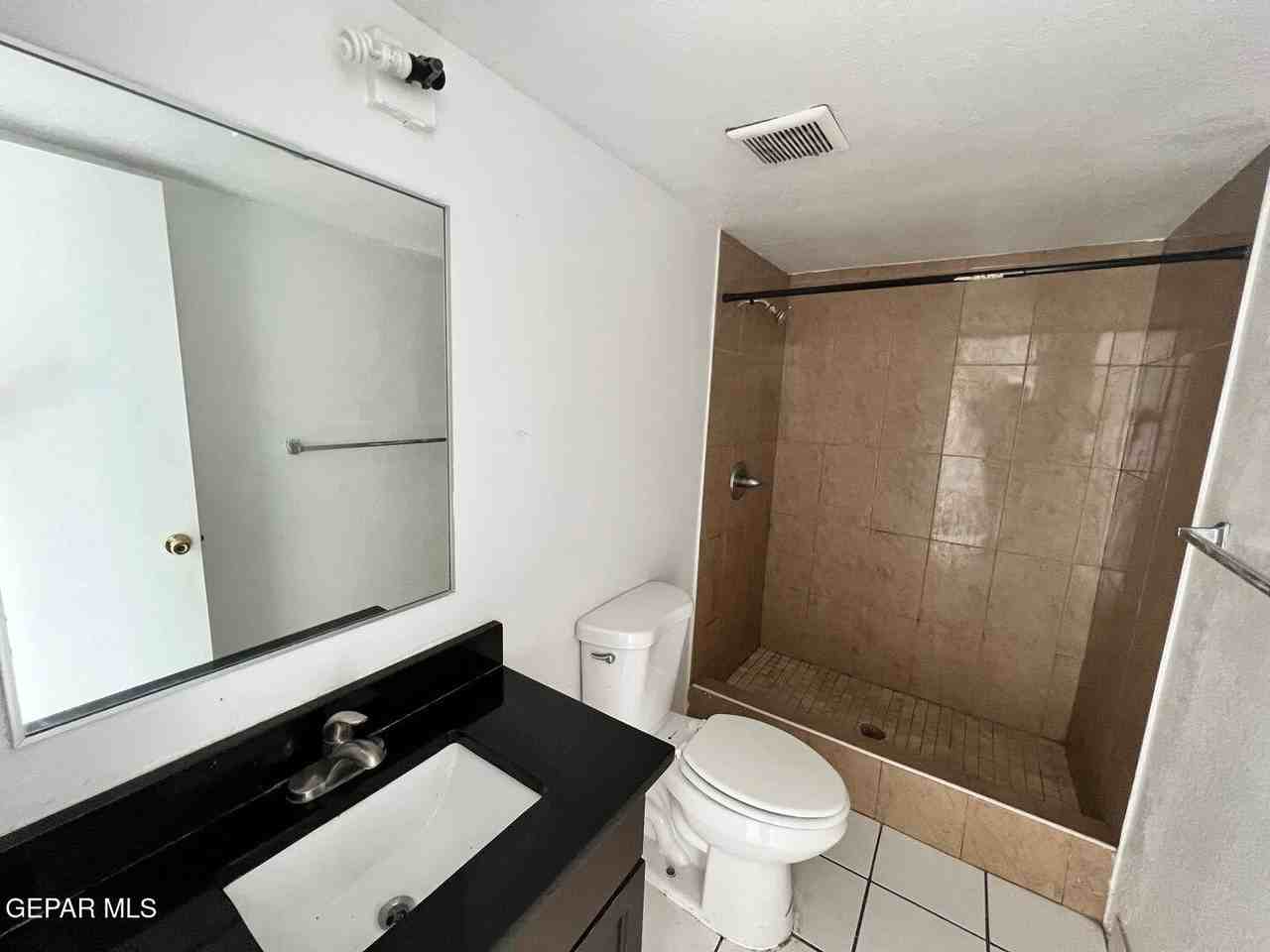 530 S Yarbrough Dr Apt 14 #14 - Photo 5 of 8