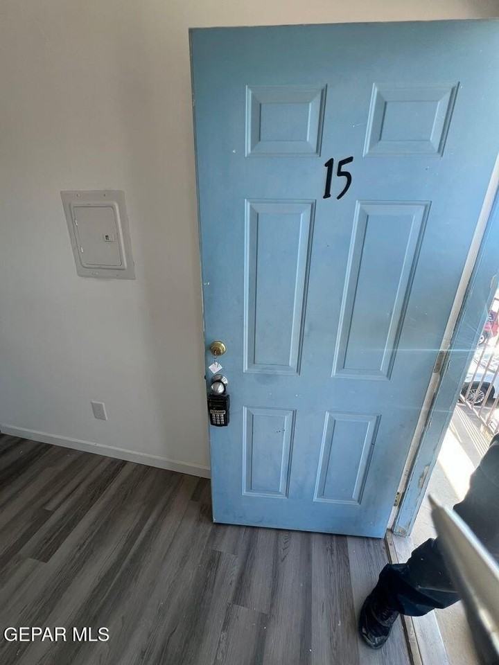 530 S Yarbrough Dr Apt 15 #15 - Photo 2 of 10