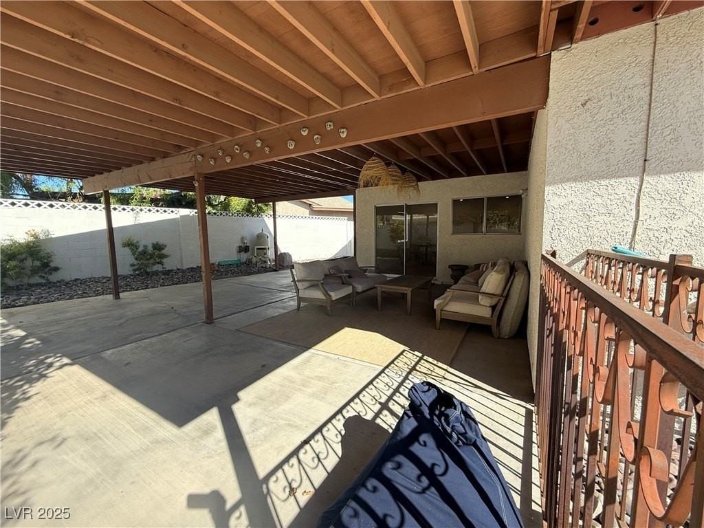 3611 Rosewood St - Photo 6 of 31