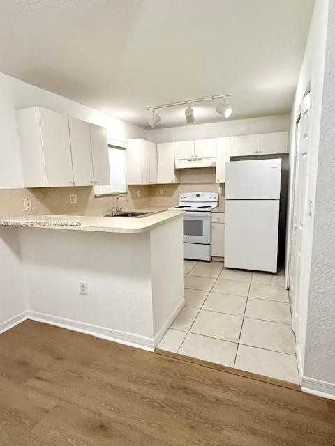 985 Ne 33rd Ter - Photo 4 of 7