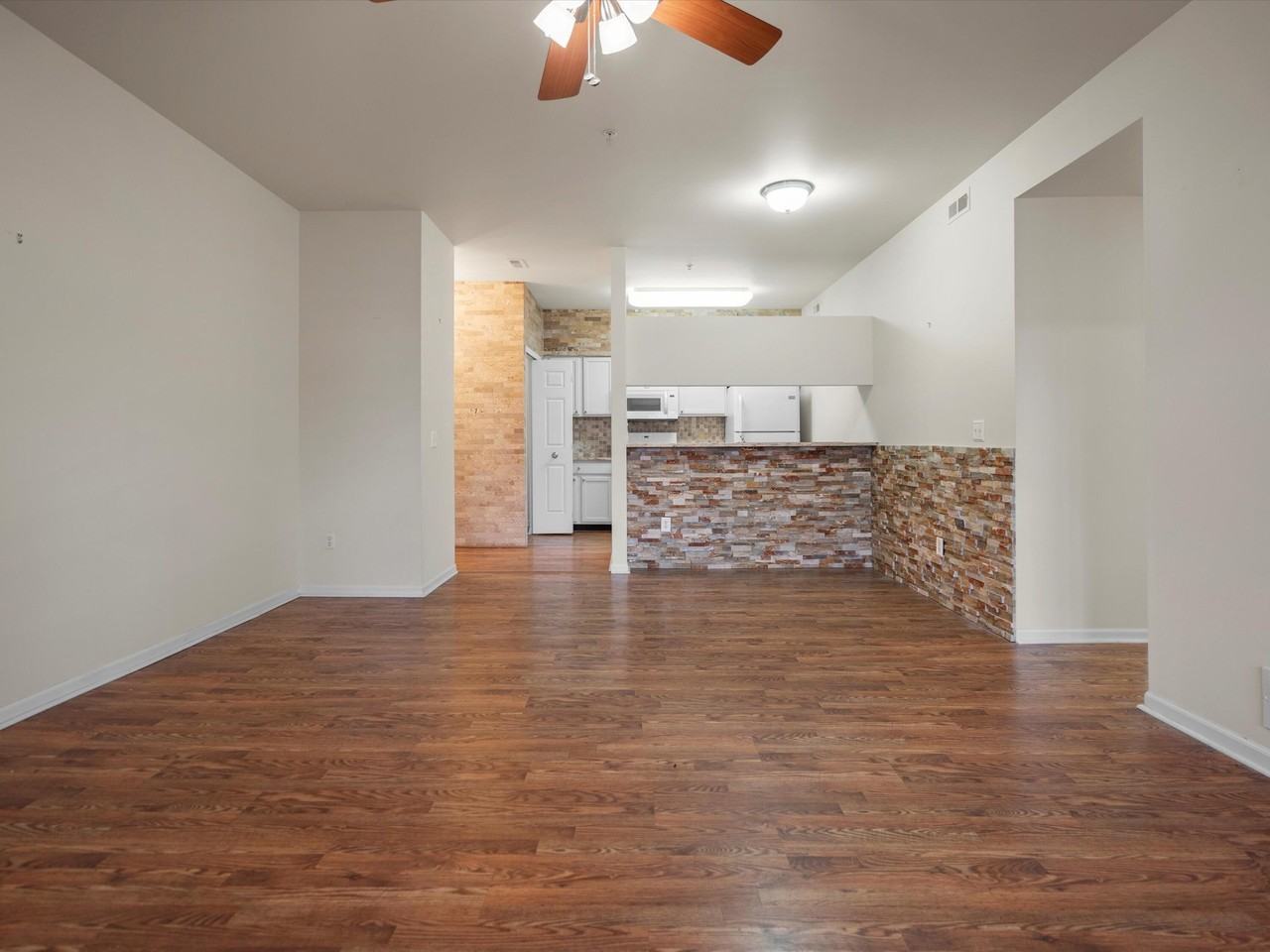 846 West Summerfield Glen - Photo 2 of 21