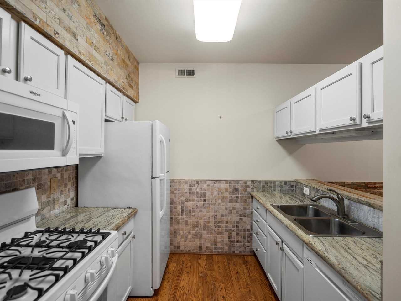 846 West Summerfield Glen - Photo 6 of 21