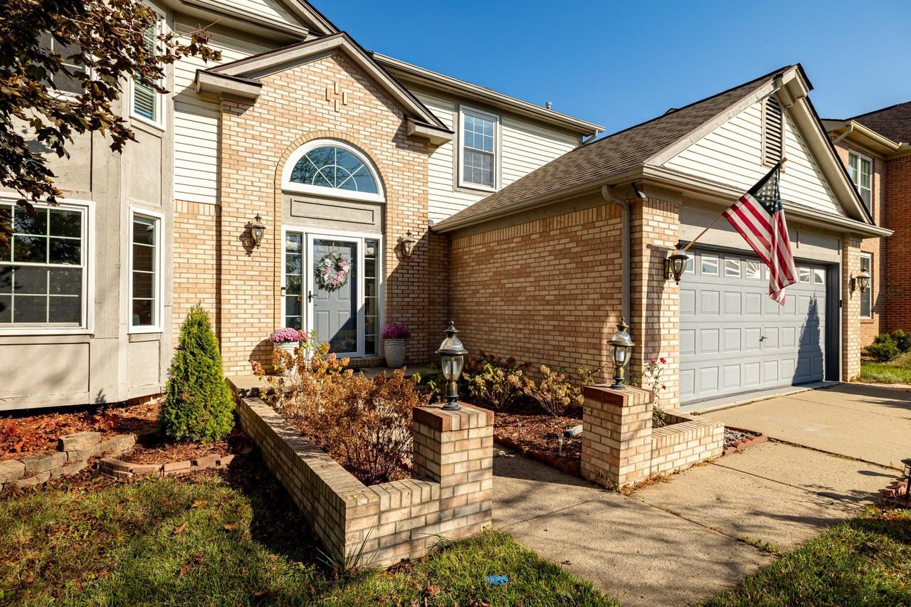 4025 Rolling Meadow Ln - Photo 3 of 47