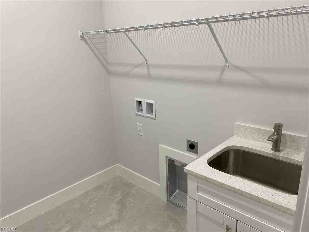 702 Nw 2nd Ln - Photo 3 of 8