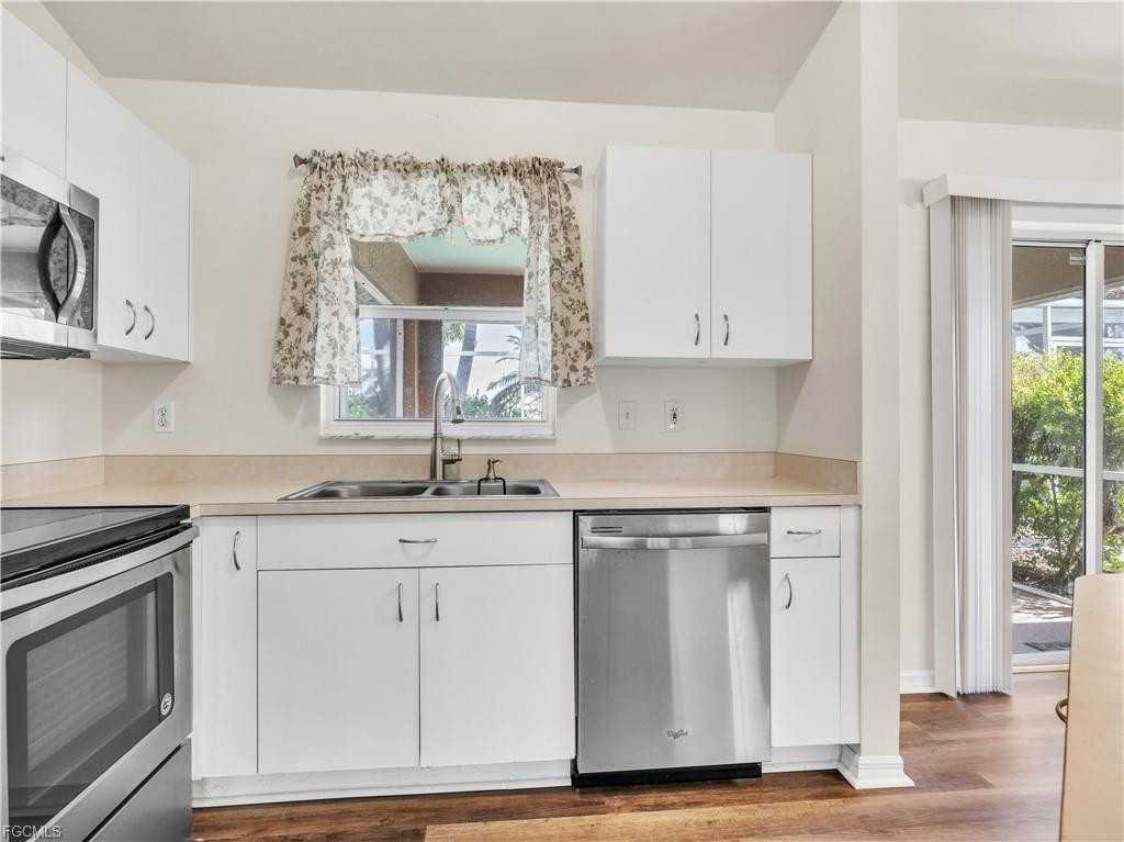 1801 Ne 22nd Ave - Photo 3 of 8