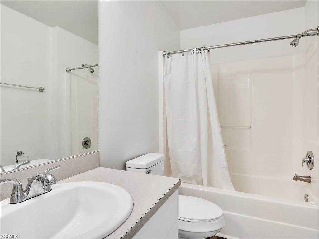 1801 Ne 22nd Ave - Photo 6 of 8