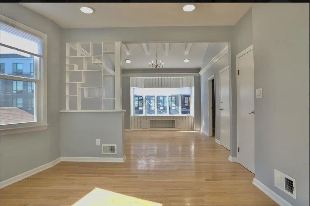 146 clarke ave CLARKE AVE #2ndFL - Photo 4 of 17