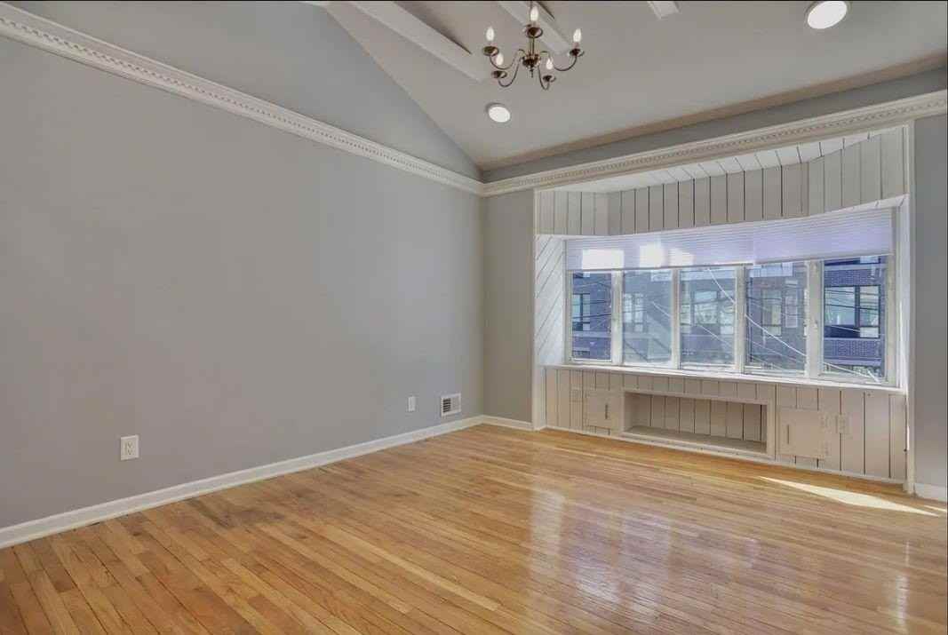 146 clarke ave CLARKE AVE #2ndFL - Photo 6 of 17