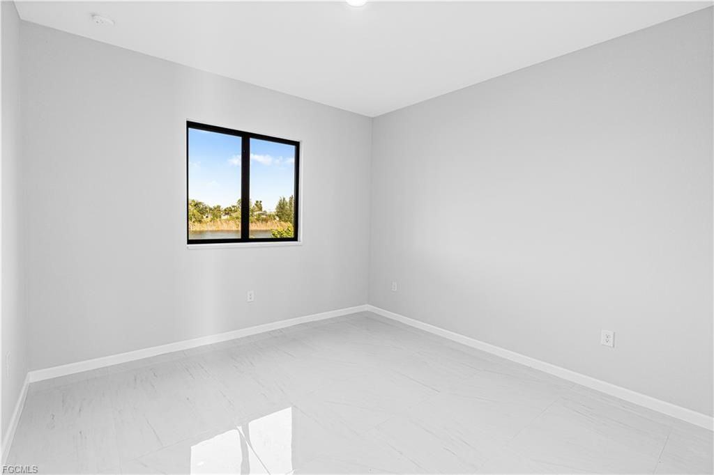 3340 Ne 19th Ave - Photo 7 of 8