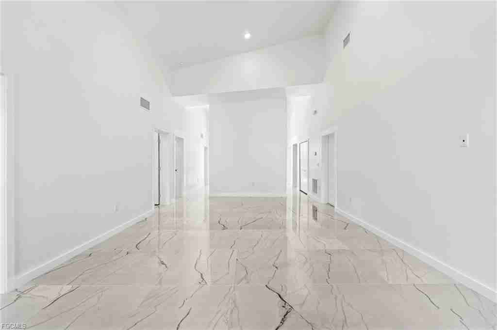 1206 Lake Ave - Photo 2 of 8