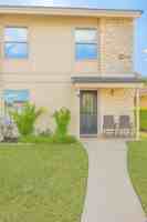 featured image of 300 Lucy Ln #4
