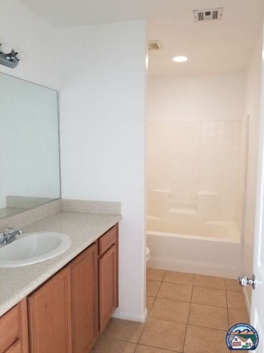 1273 Court Ave - Photo 5 of 15